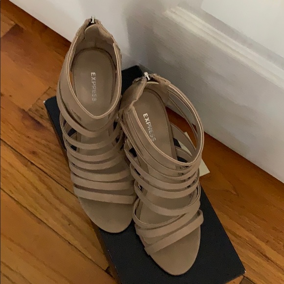 EXPRESS Summer Sandal - Picture 3 of 6